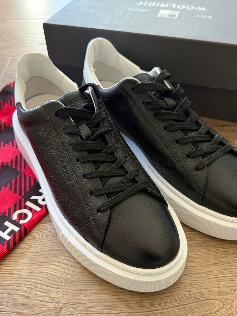 NIB Woolrich Black Premium Leather Sneakers with White Sole, size 8/39.5